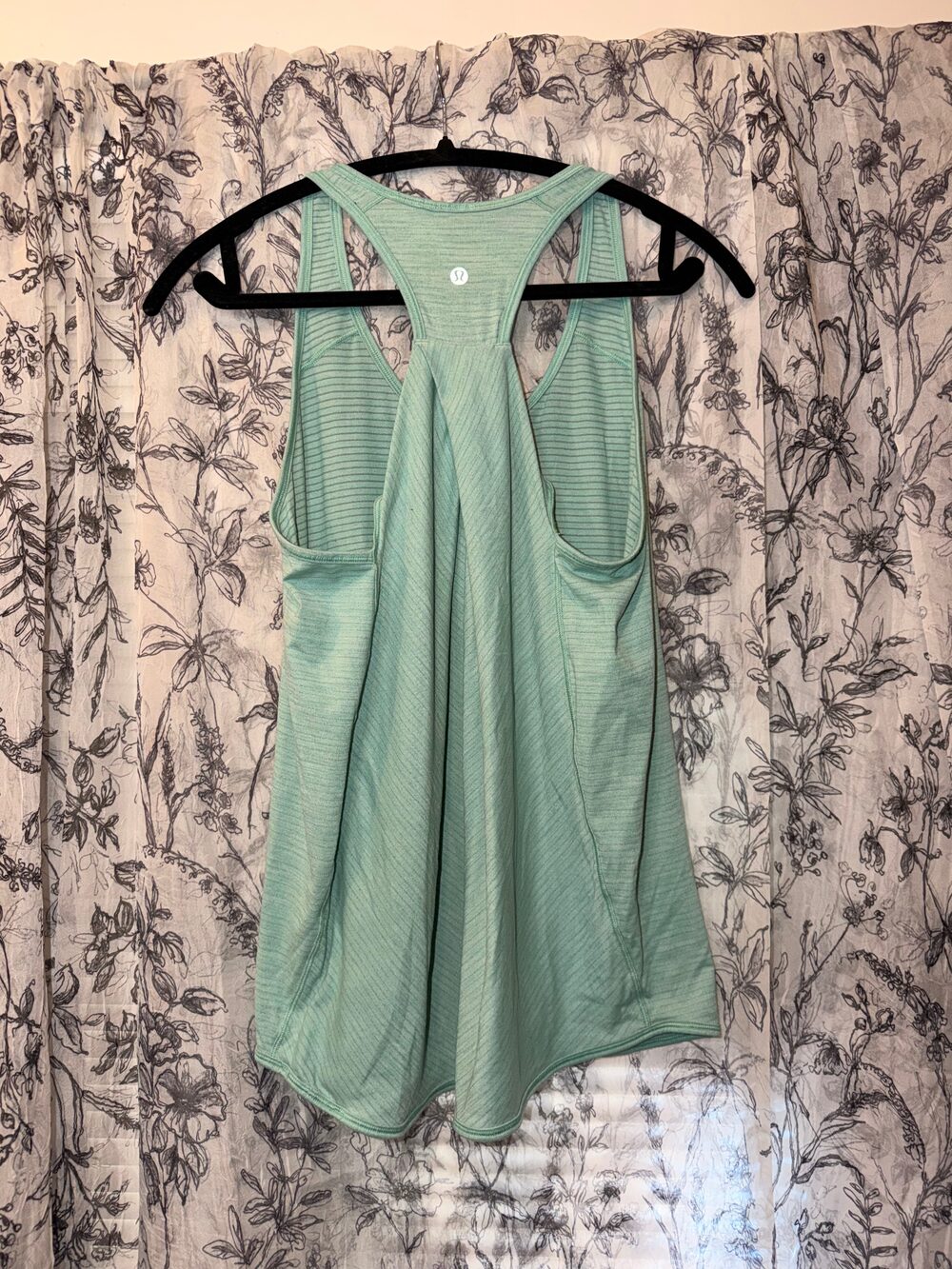 💙 Lululemon Flowy Striped Tank 💙 - Picture 2 of 3